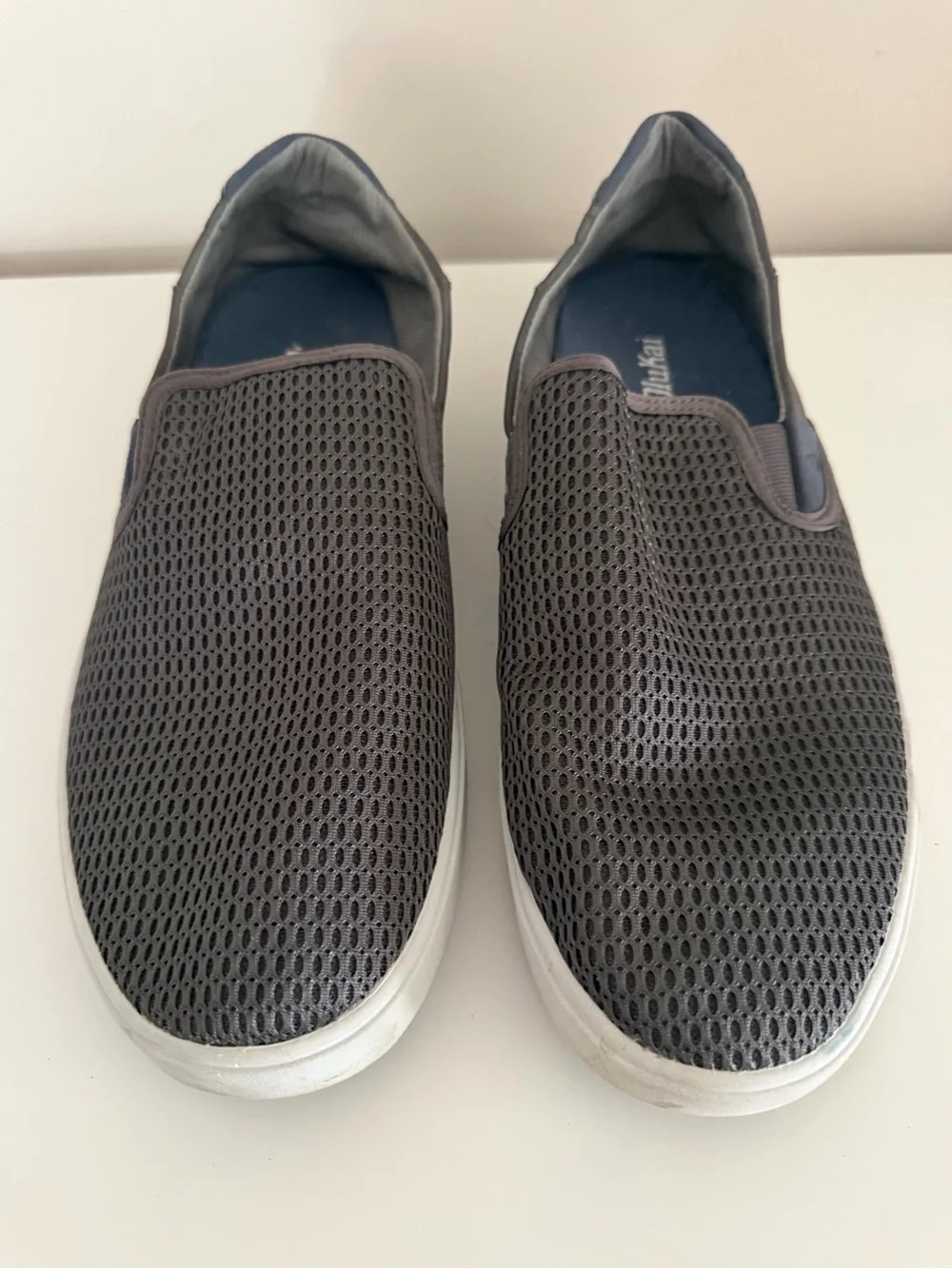 OluKai men’s 11 Lae’ahi gray mesh crush heel slip on comfort lightweight sneaker